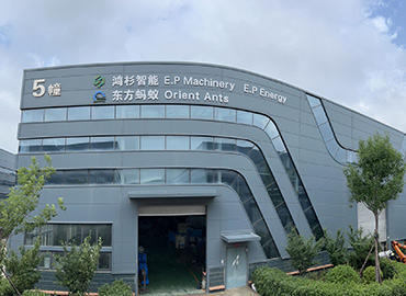鸿杉小型挖掘机厂房正门